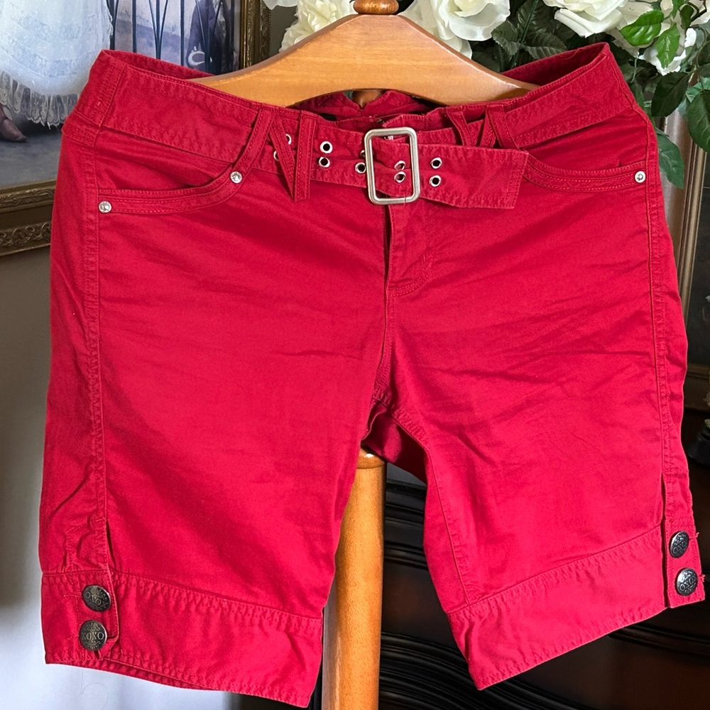 XOXO Vibrant Red Women's Teens Bermudas Belt  Packets, Buttons, Sz 11/12